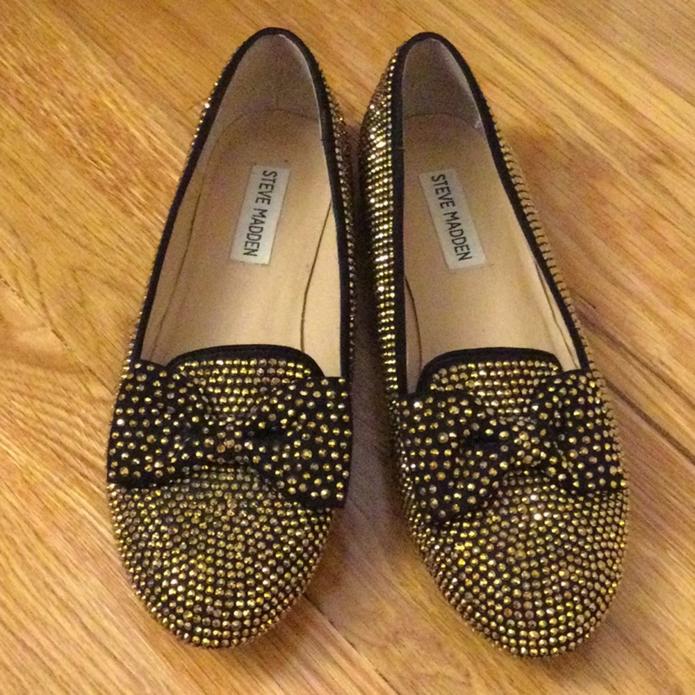 EUC Steve Madden Gold Studded Women's Flats